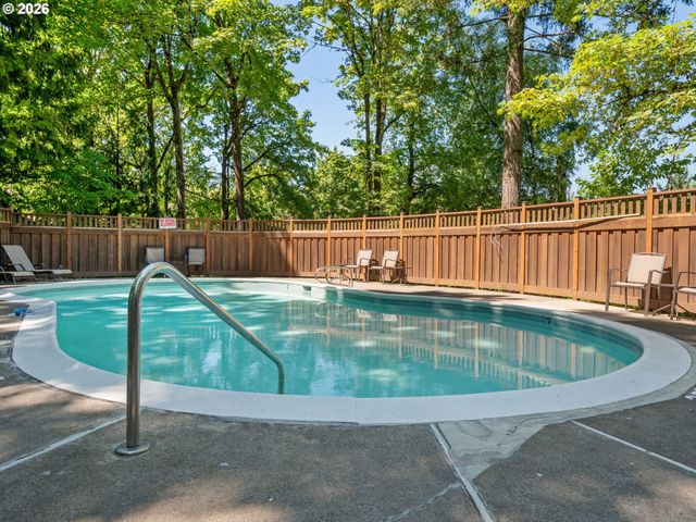 3835 Sw CANBY St, Portland, OR 97219