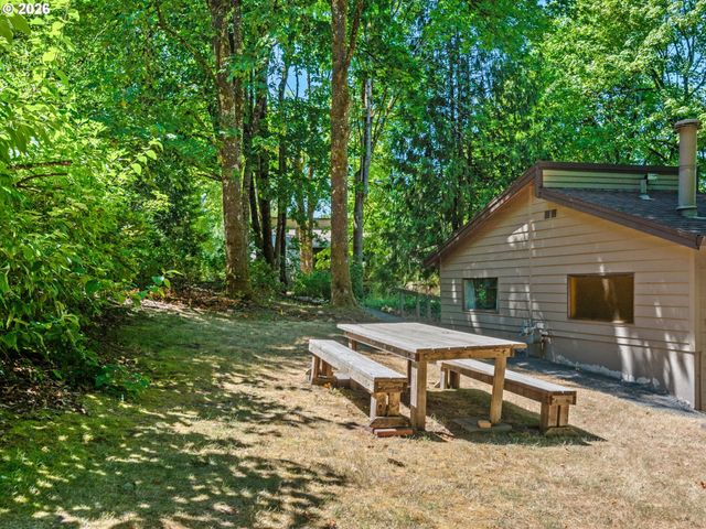 3835 Sw CANBY St, Portland, OR 97219