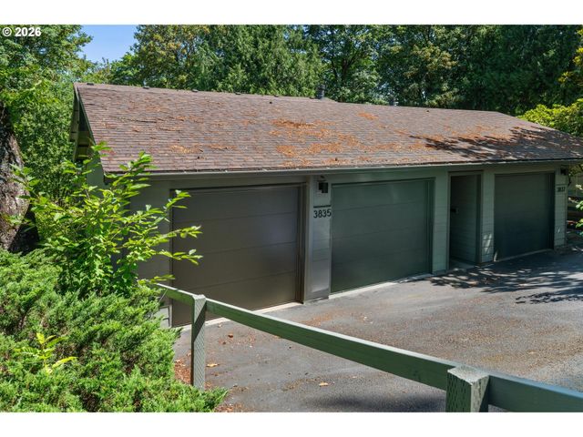 3835 Sw CANBY St, Portland, OR 97219