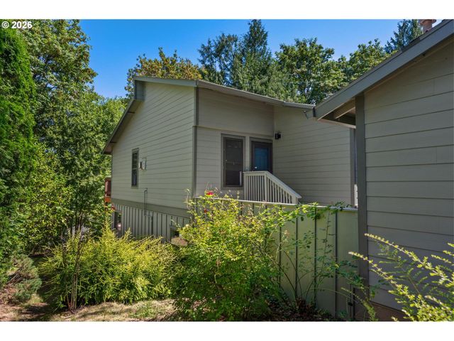 3835 Sw CANBY St, Portland, OR 97219