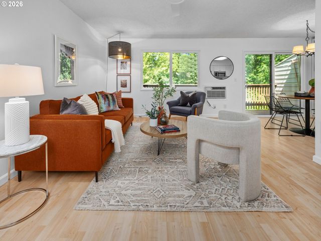 3835 Sw CANBY St, Portland, OR 97219