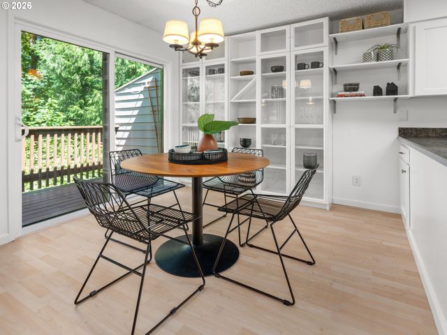 3835 Sw CANBY St, Portland, OR 97219
