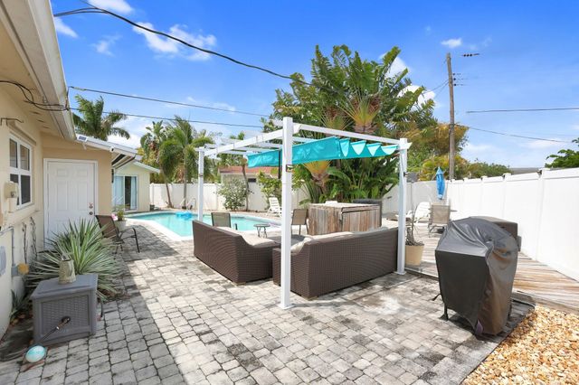 1325 SE 1st Ave, Deerfield Beach, FL 33441