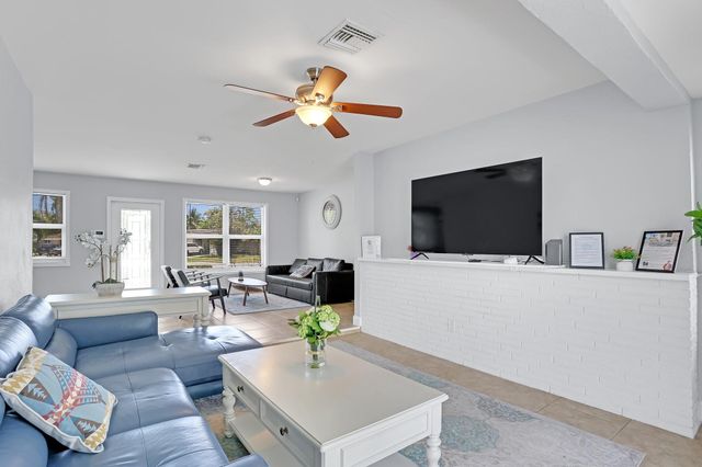 1325 SE 1st Ave, Deerfield Beach, FL 33441