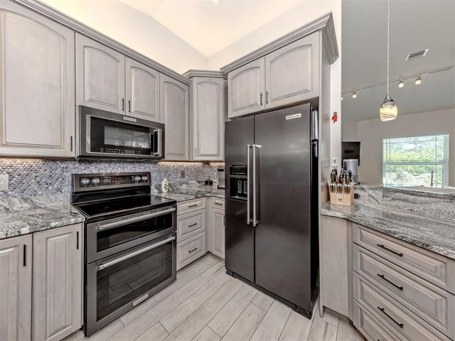 2565 LEMON AVENUE, Englewood, FL 34223