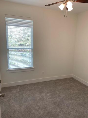 2509 S Grand Boulevard A, Pearland, TX 77581