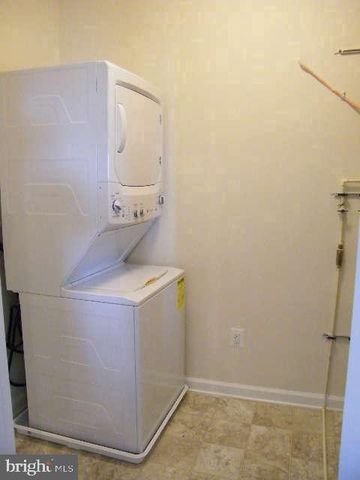 42577 BURBANK TER, Sterling, VA 20166