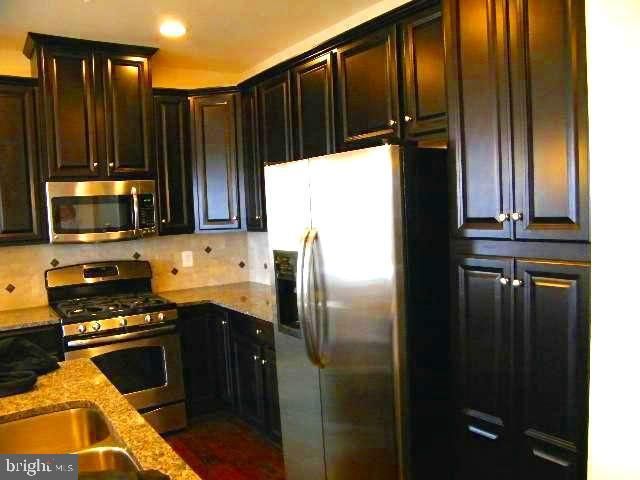42577 BURBANK TER, Sterling, VA 20166