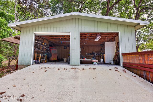 7721 Ridge Gate Road, Ocean Springs, MS 39564