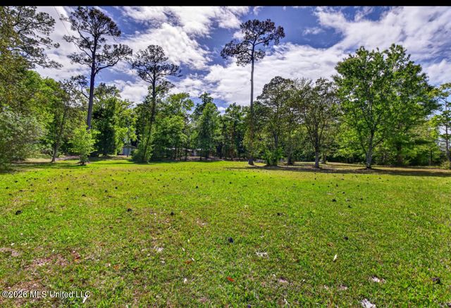 7721 Ridge Gate Road, Ocean Springs, MS 39564