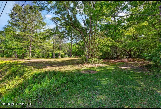 7721 Ridge Gate Road, Ocean Springs, MS 39564