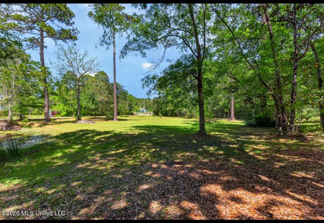 7721 Ridge Gate Road, Ocean Springs, MS 39564