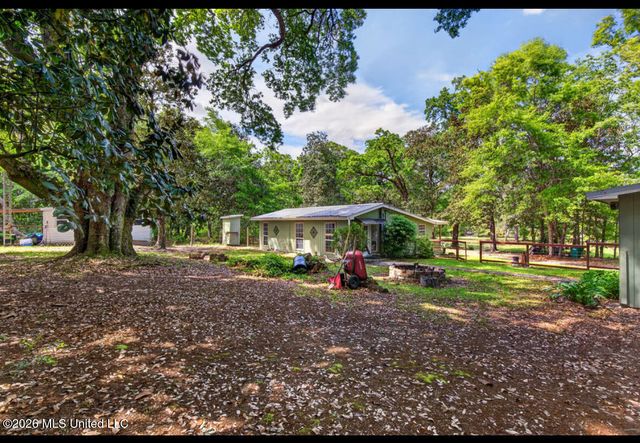 7721 Ridge Gate Road, Ocean Springs, MS 39564