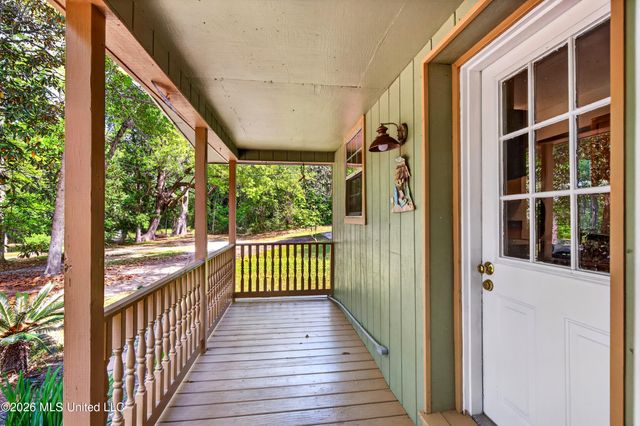 7721 Ridge Gate Road, Ocean Springs, MS 39564