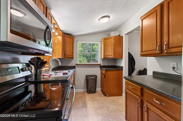 7721 Ridge Gate Road, Ocean Springs, MS 39564