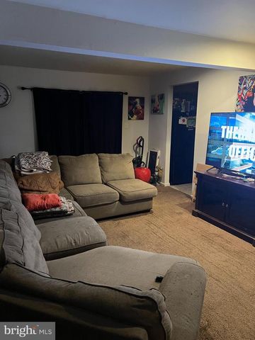 105 BERKSHIRE RD, Sicklerville, NJ 08081