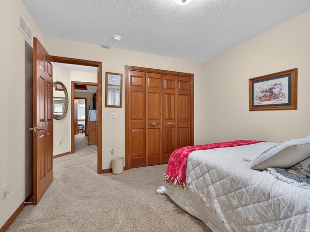 9421 Chapmans Boulevard, Fort Wayne, IN 46835