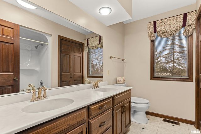 29 CHERRY Lane, Morton, IL 61550