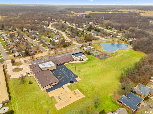 29 CHERRY Lane, Morton, IL 61550