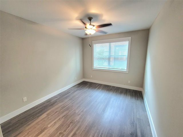 1720 Crestdale Drive 1107, Houston, TX 77080