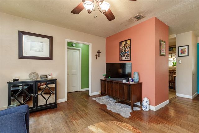 1217 Vance Dr, Corpus Christi, TX 78412