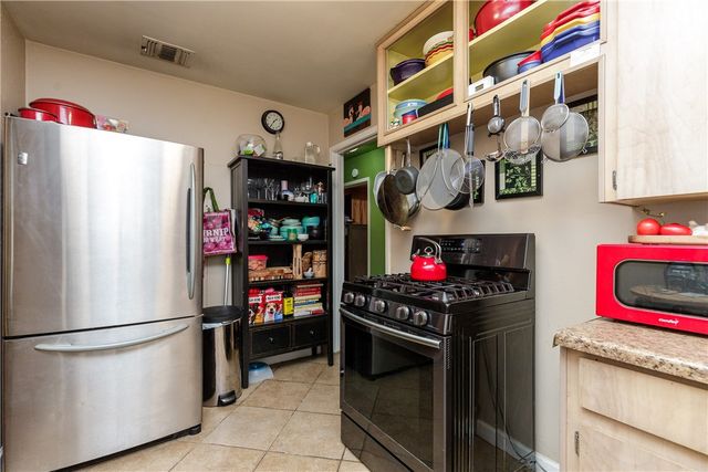 1217 Vance Dr, Corpus Christi, TX 78412