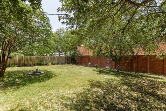 1217 Vance Dr, Corpus Christi, TX 78412