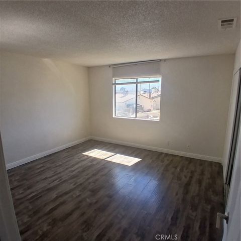 509 E Avenue Q-2 B, Palmdale, CA 93550