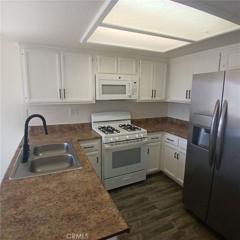 509 E Avenue Q-2 B, Palmdale, CA 93550