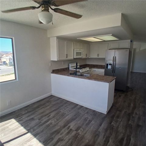 509 E Avenue Q-2 B, Palmdale, CA 93550