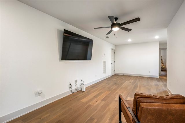 10 Brunswick Drive, Bella Vista, AR 72715