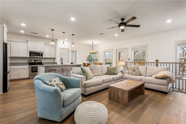 10 Brunswick Drive, Bella Vista, AR 72715