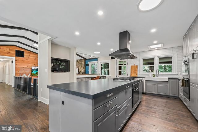 6916 HARVEY RD, Manassas, VA 20112