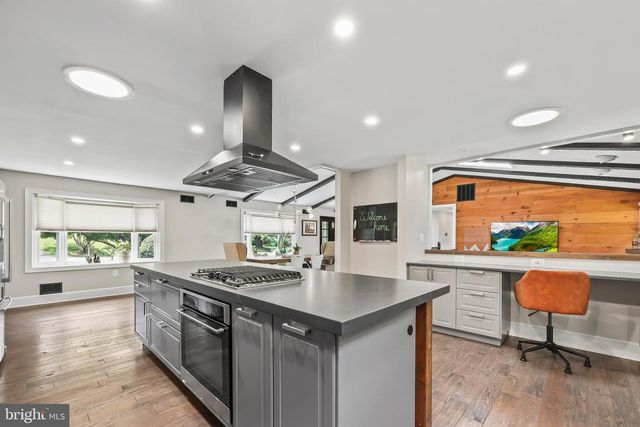 6916 HARVEY RD, Manassas, VA 20112