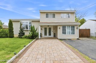 87 Woodview Drive, Old Bridge, NJ 08857