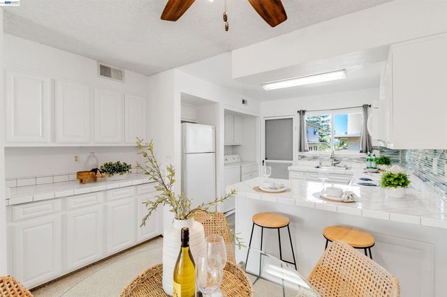 1851 Harrison St 15, Concord, CA 94520