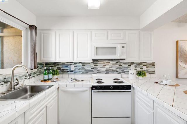 1851 Harrison St 15, Concord, CA 94520