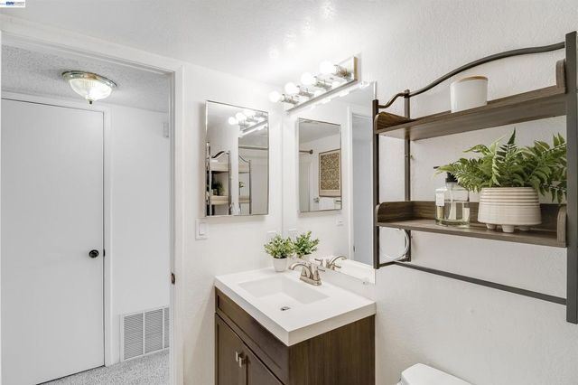1851 Harrison St 15, Concord, CA 94520