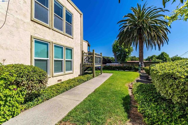1851 Harrison St 15, Concord, CA 94520