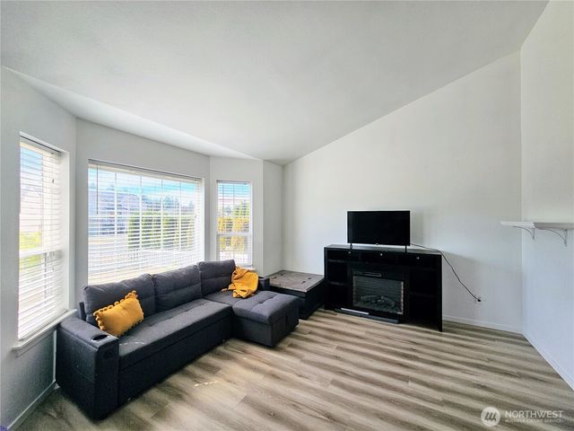 15427 40th Avenue E, Tacoma, WA 98446