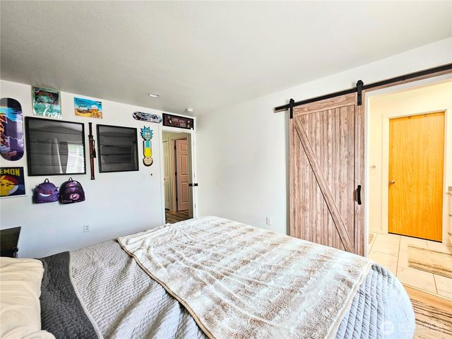 15427 40th Avenue E, Tacoma, WA 98446