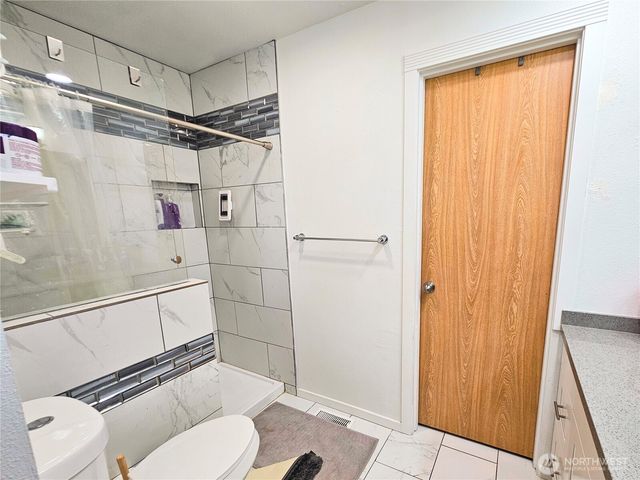 15427 40th Avenue E, Tacoma, WA 98446