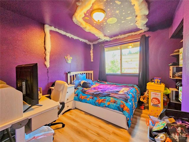 15427 40th Avenue E, Tacoma, WA 98446