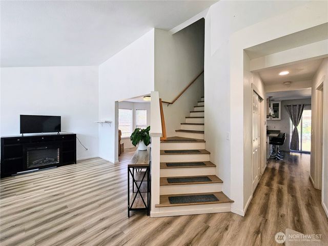 15427 40th Avenue E, Tacoma, WA 98446