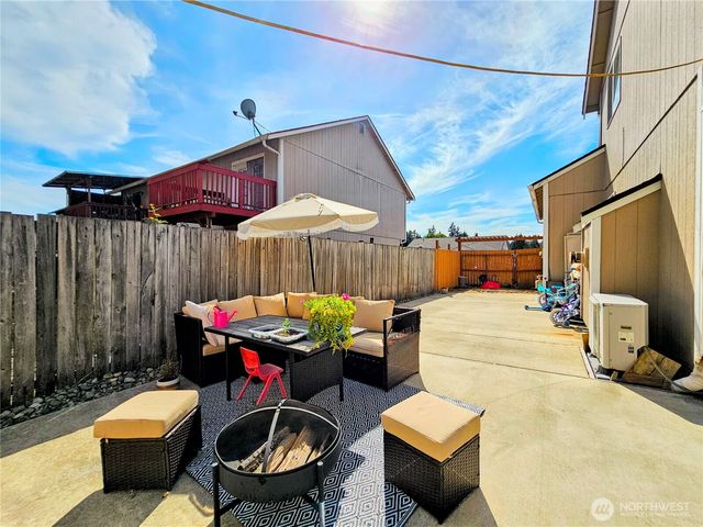 15427 40th Avenue E, Tacoma, WA 98446