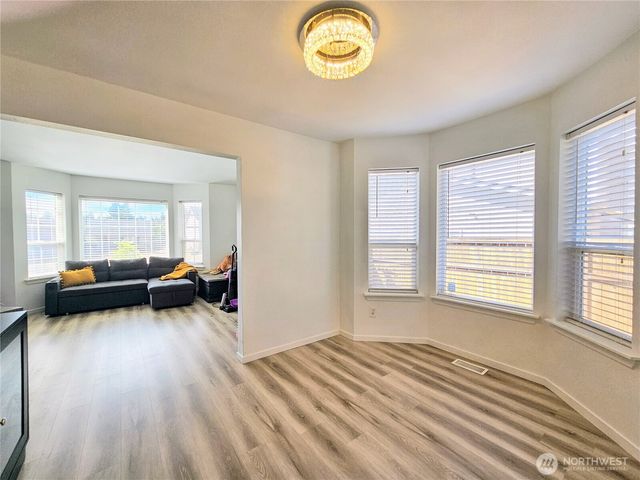 15427 40th Avenue E, Tacoma, WA 98446