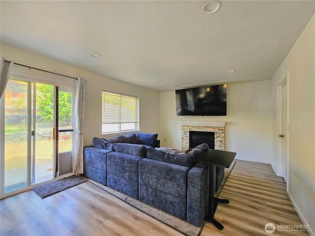 15427 40th Avenue E, Tacoma, WA 98446