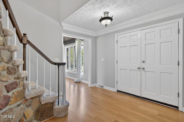 102 Sandpiper Circle, Kingsport, TN 37663