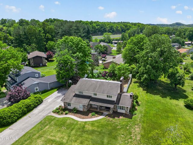 102 Sandpiper Circle, Kingsport, TN 37663