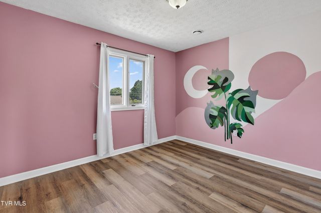 102 Sandpiper Circle, Kingsport, TN 37663
